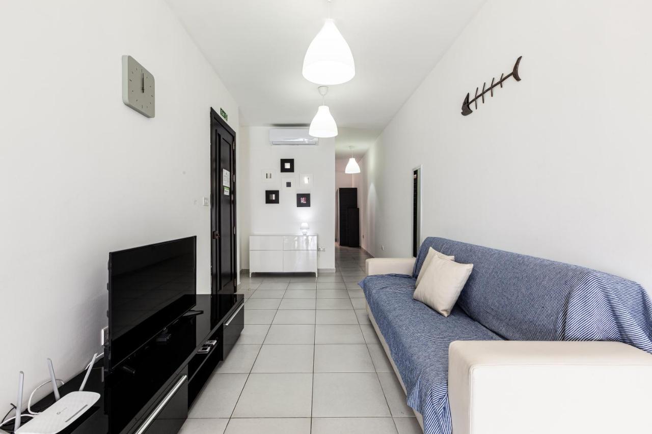Z4 - Seafront Apartment 圣保罗湾城 外观 照片