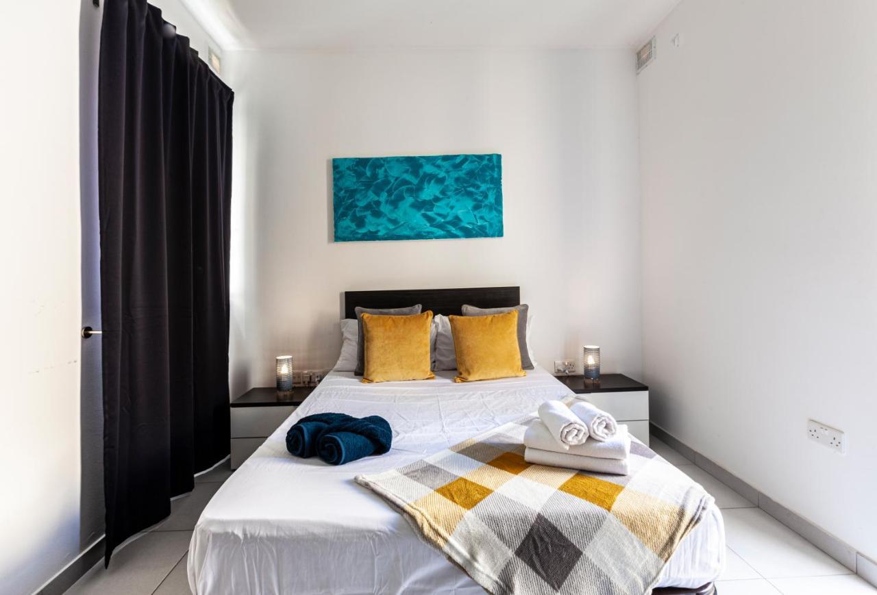 Z4 - Seafront Apartment 圣保罗湾城 外观 照片